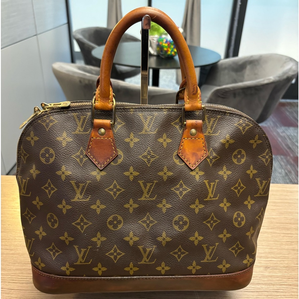 Louis Vuitton LV Monogram Alma PM *Authentic*